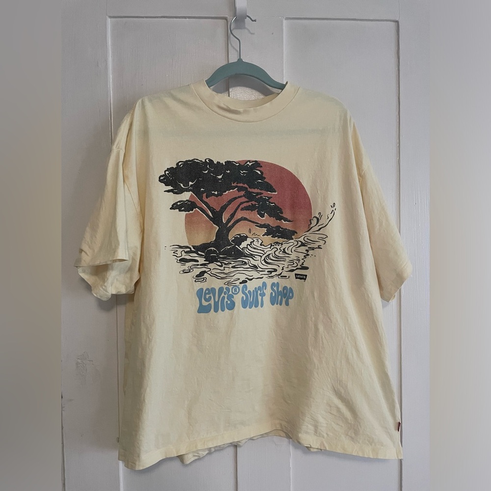 Levi’s Women's Cotton Graphic-Print Short Stack Tee, Yellow, Sz Lrg, EUC!